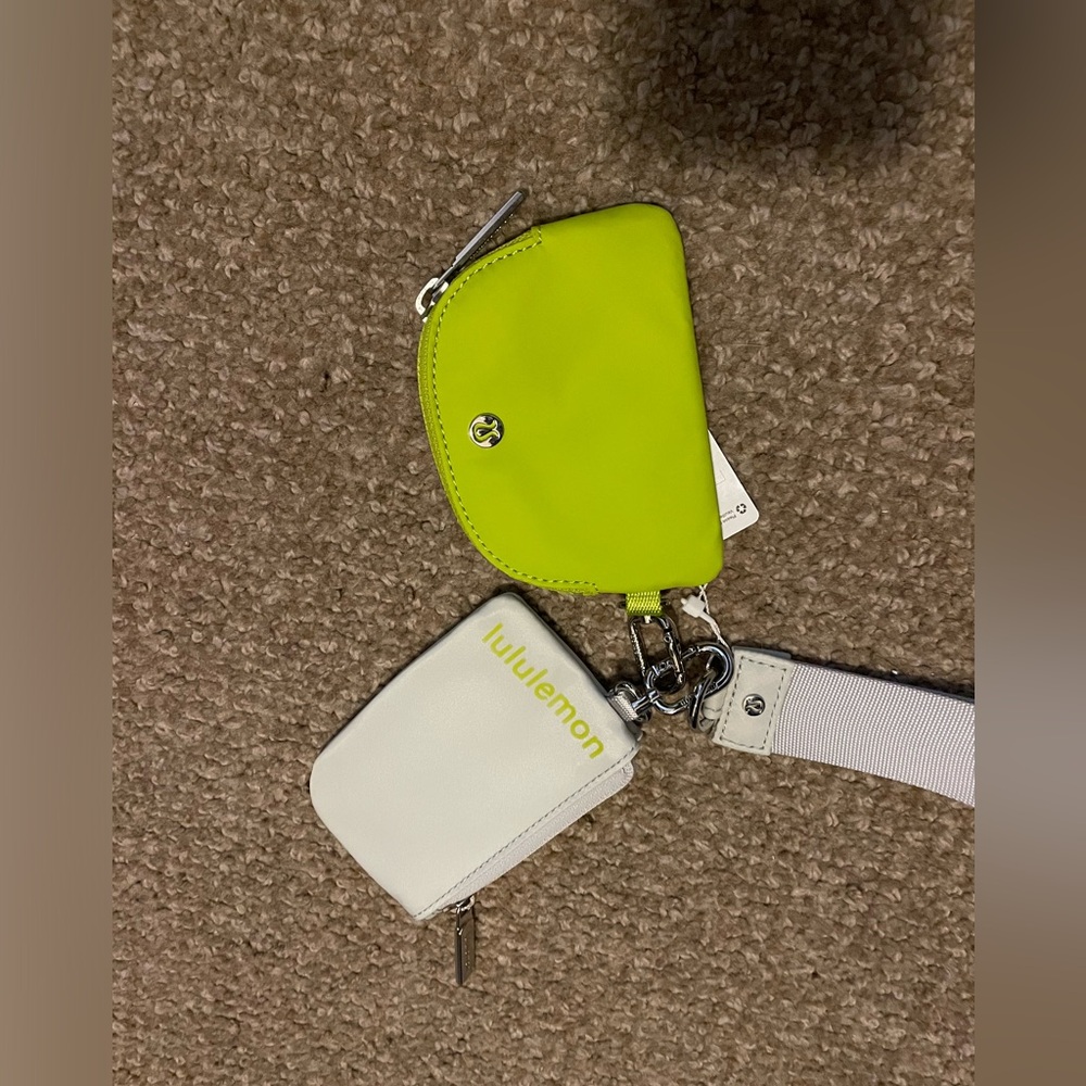 Lululemon wristlet wallet